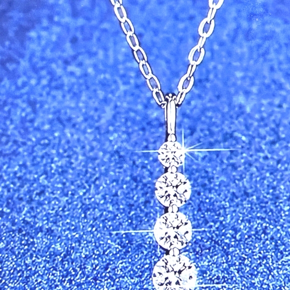 Elegant Silver Necklace with Sparkling Accents - Picture 2 of 3